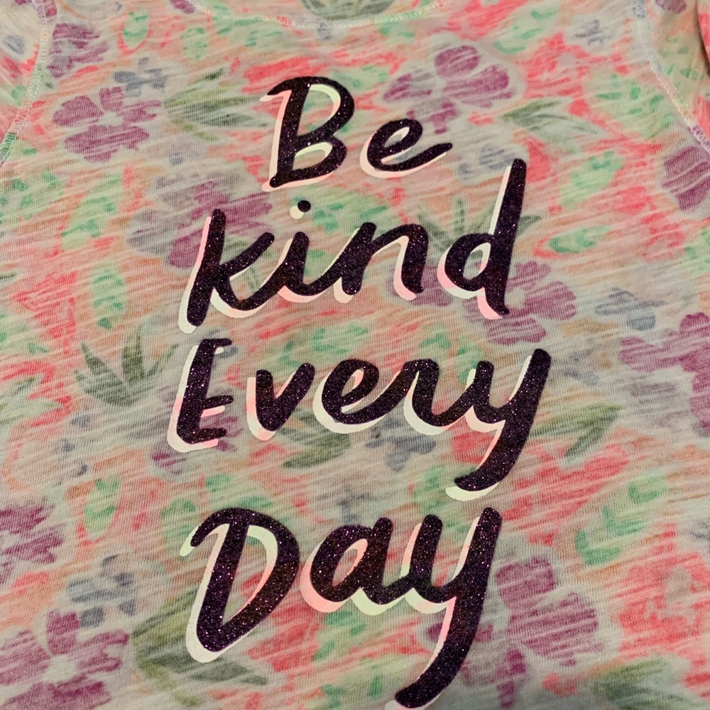 💕Girls “ Be kind every day “ tee. Size 4T - Picture 3 of 6
